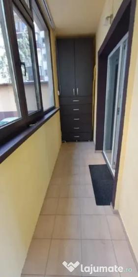 Apartament cu 2 camere decomandat în Roșu