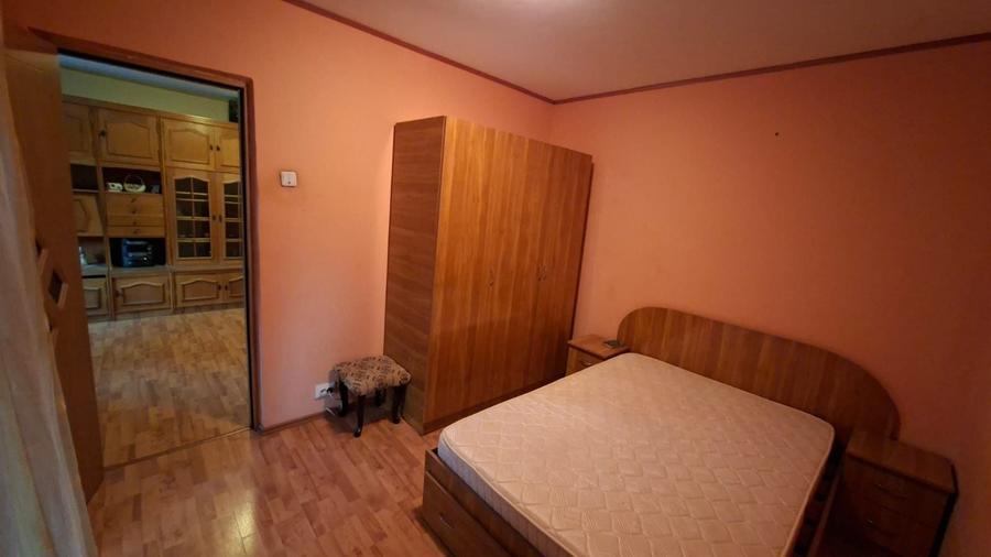 Apartament cu 2 camere semidecomandat în Uiești