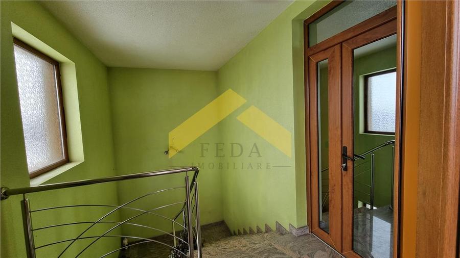 Casă individuală cu 5 camere cu Canalizare în Zădăreni