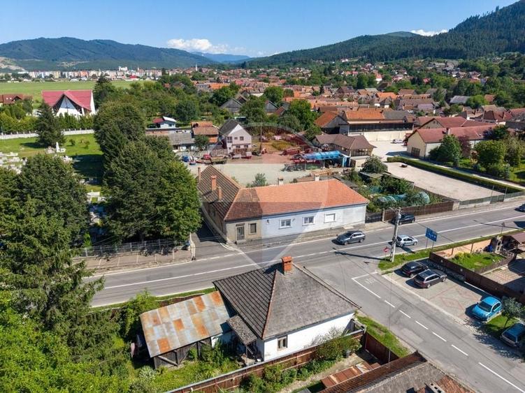 Casa cu potențial rar în Săcele: 2 corpuri și teren de 1.048 mp - 36
