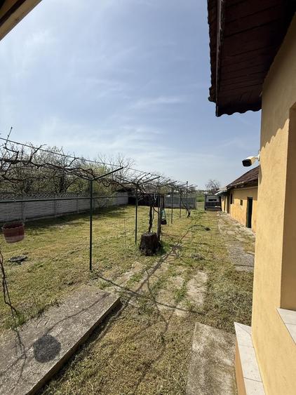 Casă cu 2 camere cu Teren 1090 Mp în Pielești