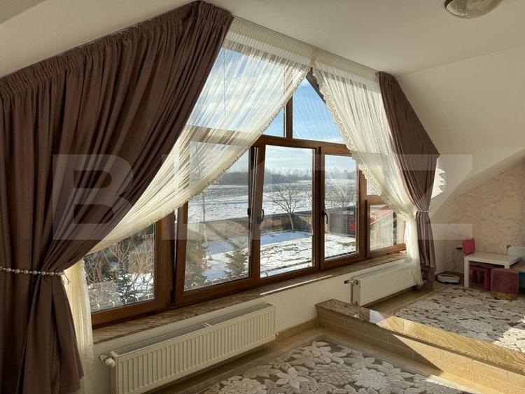 Casă individuală cu 6 camere cu Garaj în Horodnic