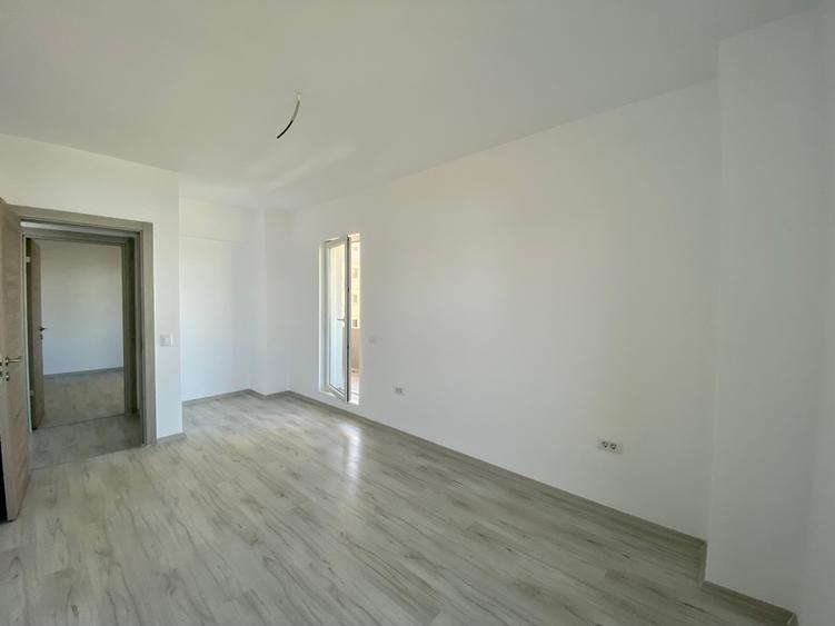 Apartament cu 3 camere semidecomandat în Militari