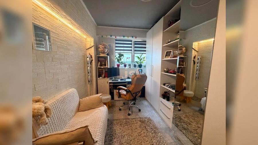 Apartament cu 4 camere în Mazepa 1