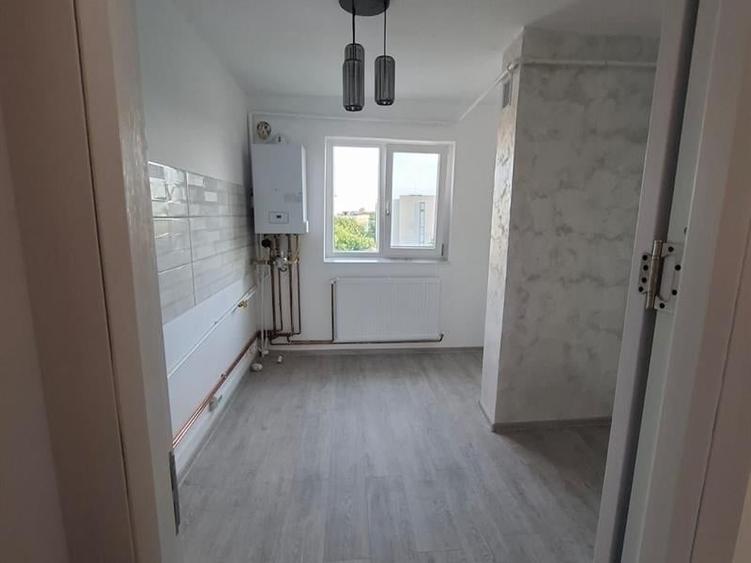 Proprietar vând apartament 3 camere decomandat - 3