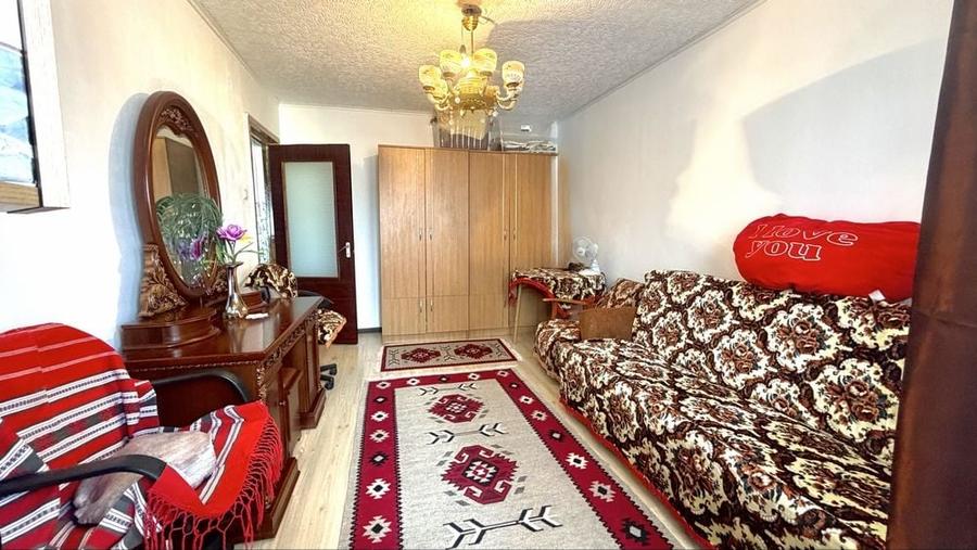 Apartament cu 3 camere decomandat în Ștefan cel Mare