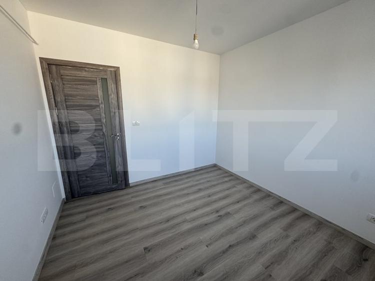 Apartament cu 4 camere semidecomandat în Tătărași