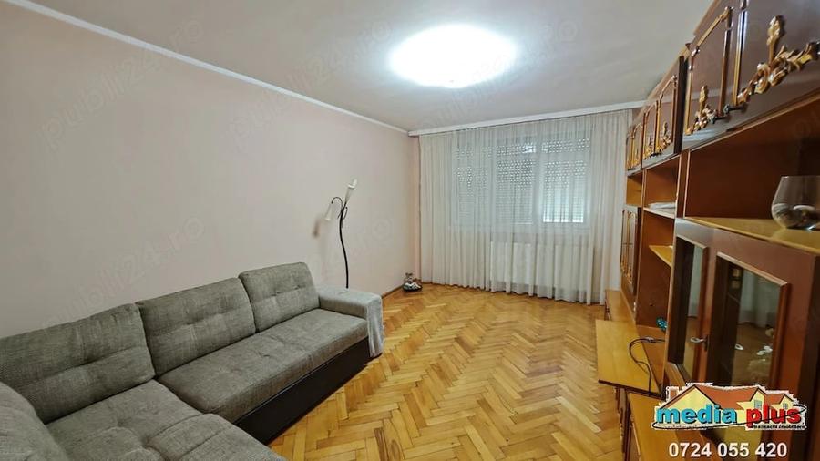 Apartament cu 3 camere decomandat în Central