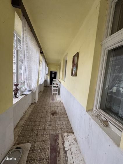 Casă cu 4 camere în Sântion