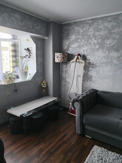 Apartament cu 3 camere decomandat în Drumul Taberei