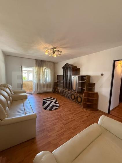 Apartament cu 3 camere decomandat, mobilat în Central
