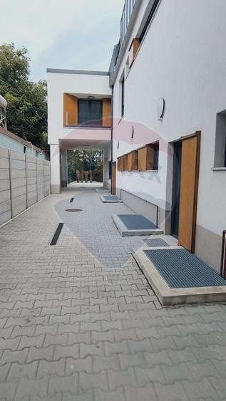 Casă de vanzare - 4