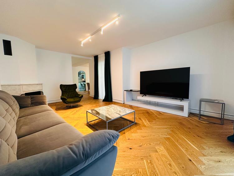 Duplex cu 5 camere cu Canalizare în Central