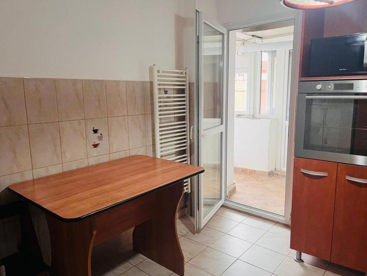 Apartament cu 3 camere decomandat în Ultracentral