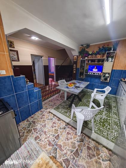 Casă cu 7 camere cu Teren 190 Mp în Progresul