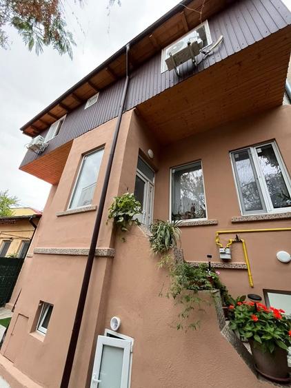 Casă individuală cu 5 camere cu Canalizare în Unirii