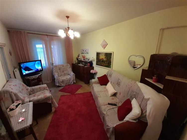Apartament in vila zona centrala - 1