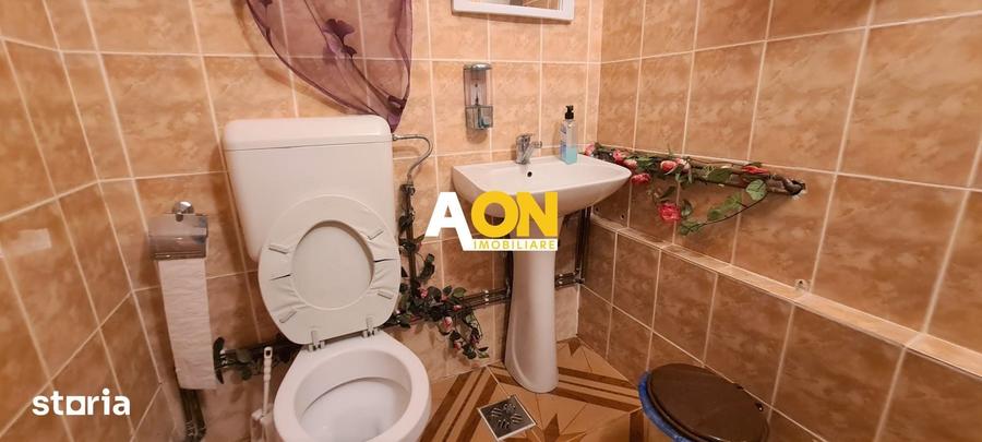 Casă cu 10 camere decomandat cu Teren 1000 Mp în Central