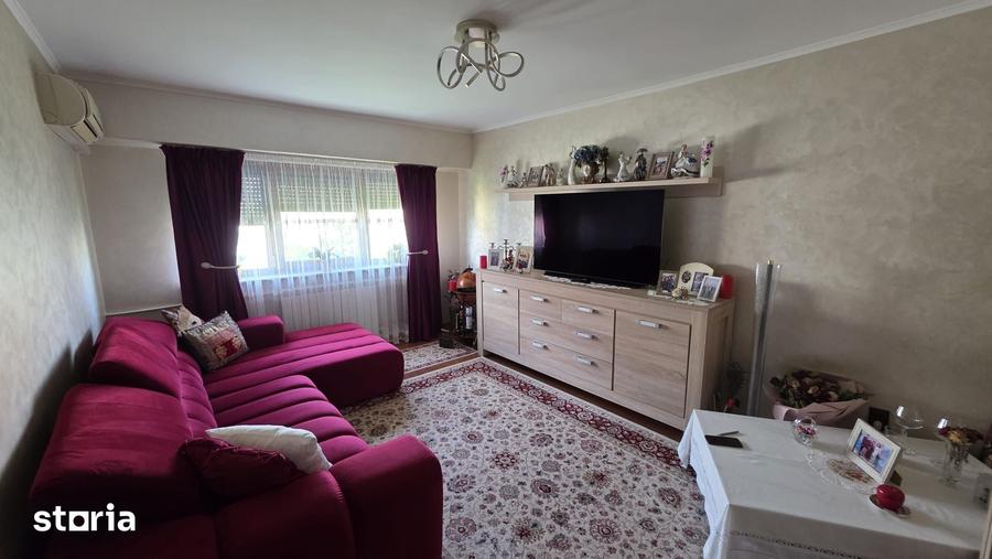 Apartament cu 3 camere decomandat în Tomis III