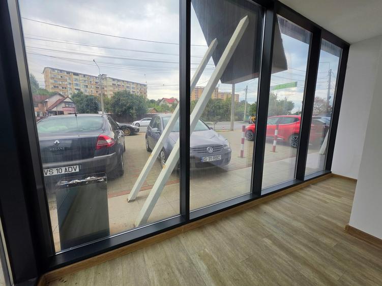 Spațiu comercial, de 560 mp, în Tătărași