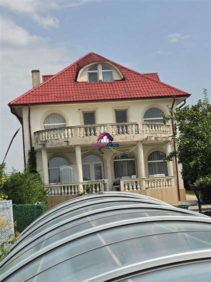 Casă individuală cu 9 camere cu Piscina în Snagov