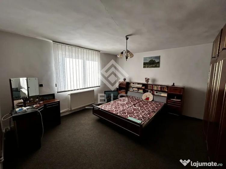Casă cu 4 camere cu Teren 2600 Mp în Sărata