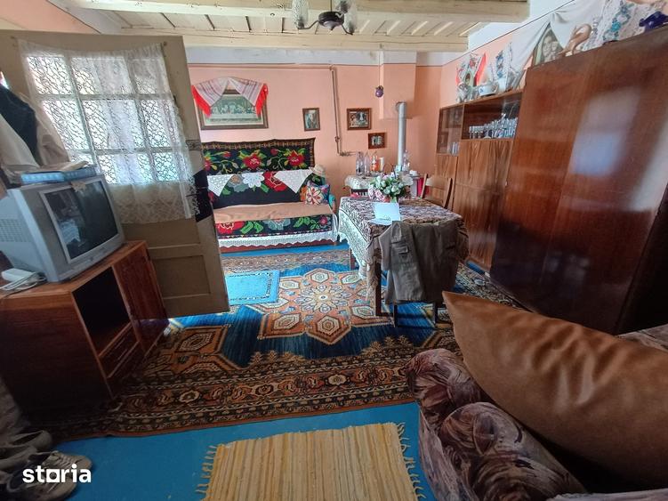 Casă cu 2 camere cu Teren 1100 Mp în Mica