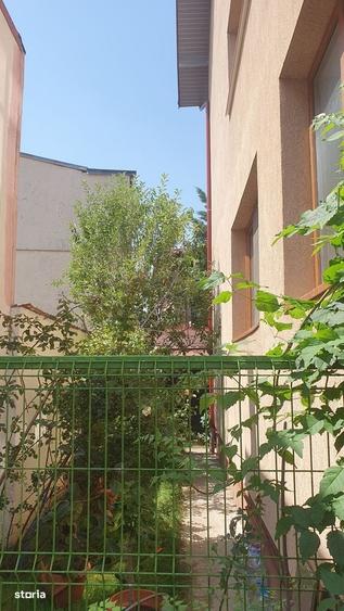 Casă cu 4 camere cu Teren 300 Mp în Tineretului