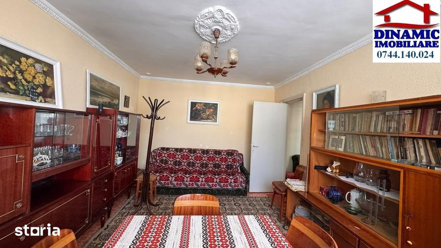 Apartament cu 2 camere decomandat în Precista