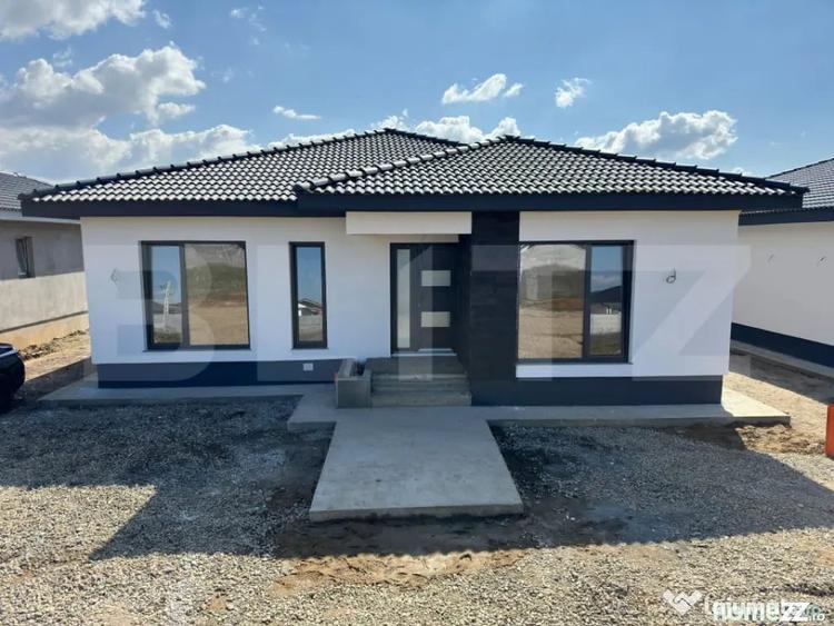 Casă cu 4 camere cu Teren 500 Mp în Sântandrei