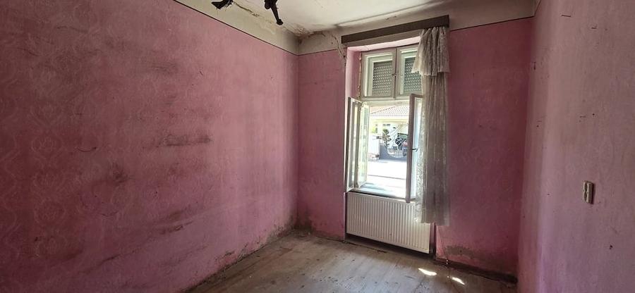 Casă cu 3 camere cu Teren 521 Mp în Semicentral