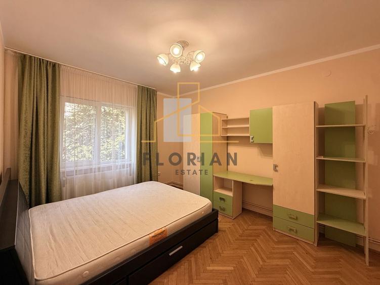 Apartament cu 4 camere decomandat, mobilat în Neptun