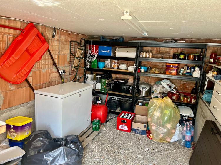 Casă cu 5 camere cu Teren 500 Mp în Ciurbești