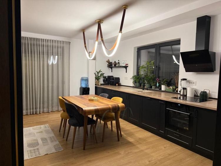 Casă cu 4 camere în Dimieni