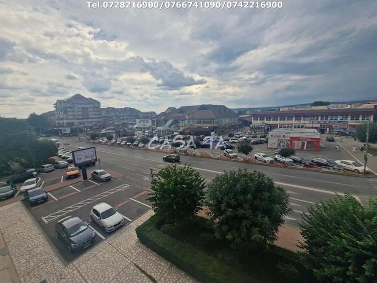Apartament cu 4 camere decomandat în Ultracentral