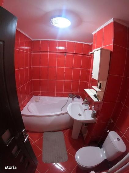 Apartament cu 2 camere decomandat în Uiești