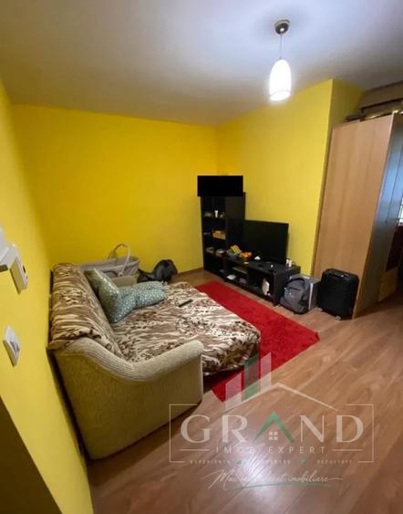 Apartament cu 2 camere semidecomandat, mobilat în Iris