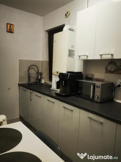 Apartament cu 2 camere semidecomandat în Fundeni