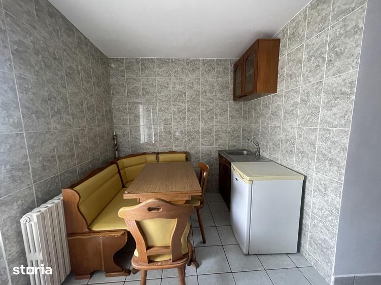 Apartament cu 3 camere decomandat în Vest