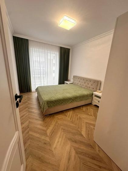 Apartament cu 3 camere decomandat, mobilat în Independenței