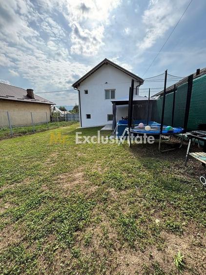 Casă individuală cu 3 camere cu Canalizare în Nord-Vest