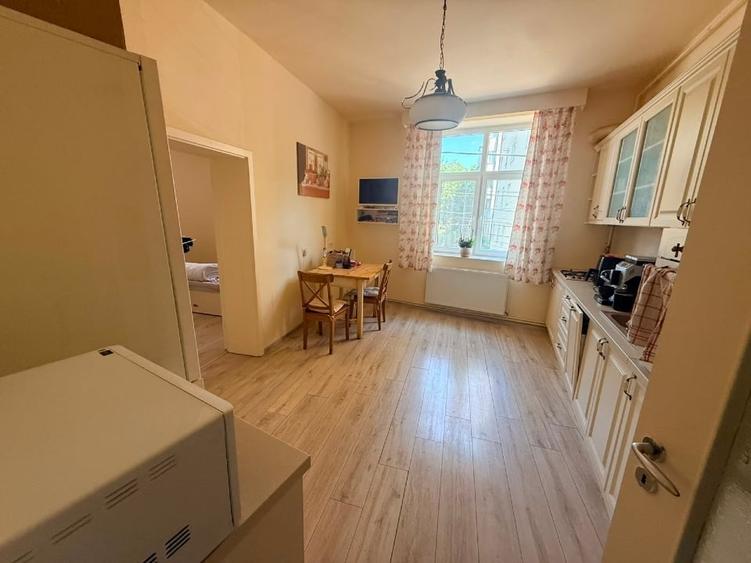 Apartament cu 3 camere decomandat, mobilat în Fabric