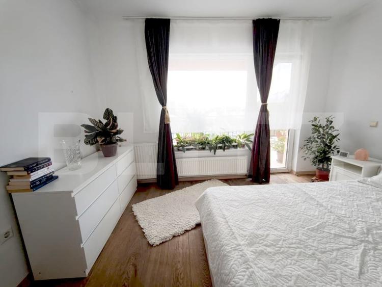 Apartament cu 4 camere decomandat, mobilat în Între Lacuri