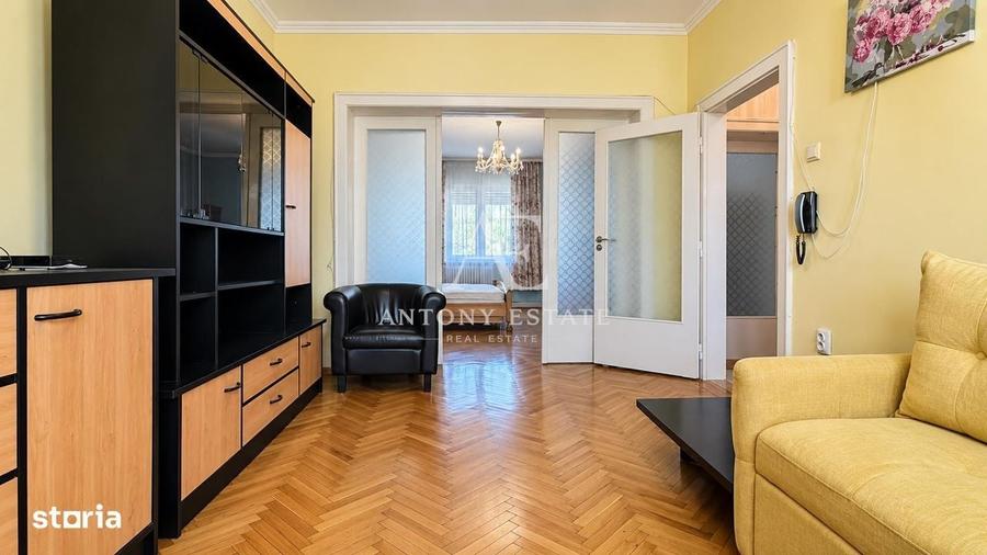 Apartament cu 3 camere semidecomandat în Central
