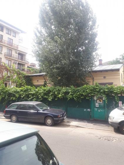 Teren Construcții intravilan de 450 mp, în Moșilor