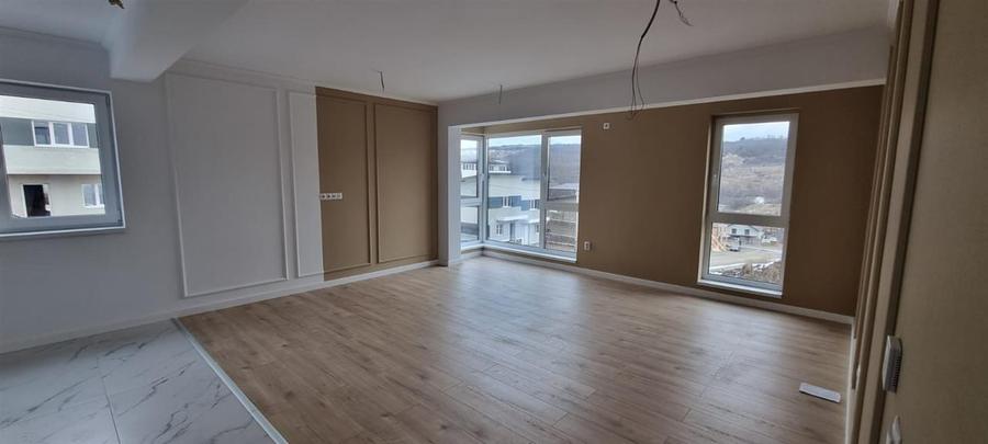 Apartament cu 3 camere decomandat în Păcurari