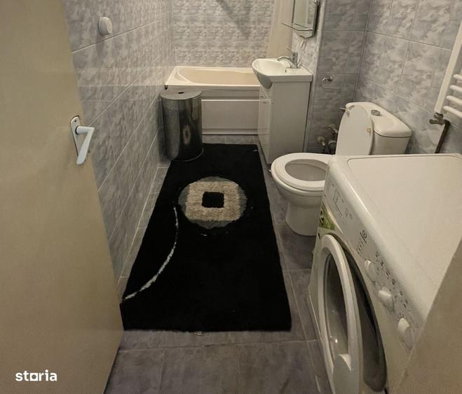 Apartament cu 3 camere semidecomandat în Aradului