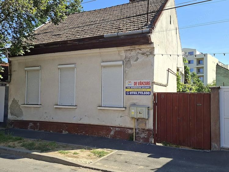 Casă cu 3 camere cu Teren 521 Mp în Semicentral