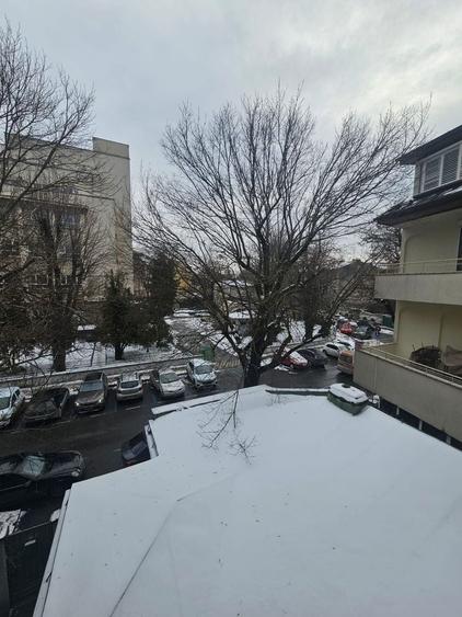 Casă individuală cu 5 camere cu Canalizare în Cotroceni
