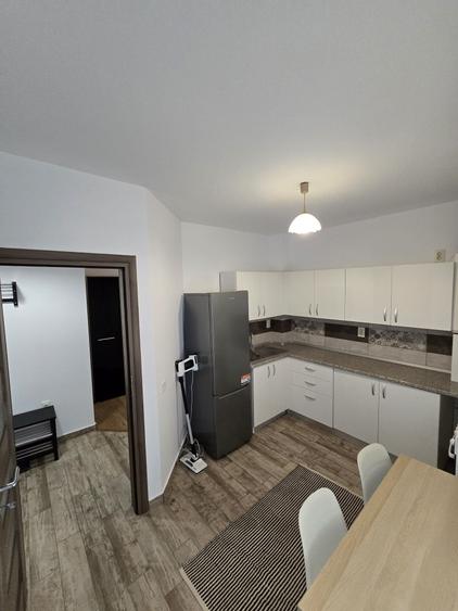 Apartament cu 2 camere decomandat în Jiului